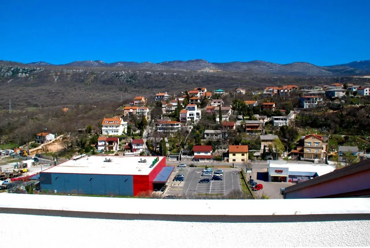 Apartments With A Parking Space Novi Vinodolski - 13098 Croatia