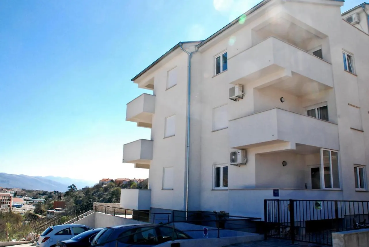 Apartments With A Parking Space Novi Vinodolski - 13098 contacts